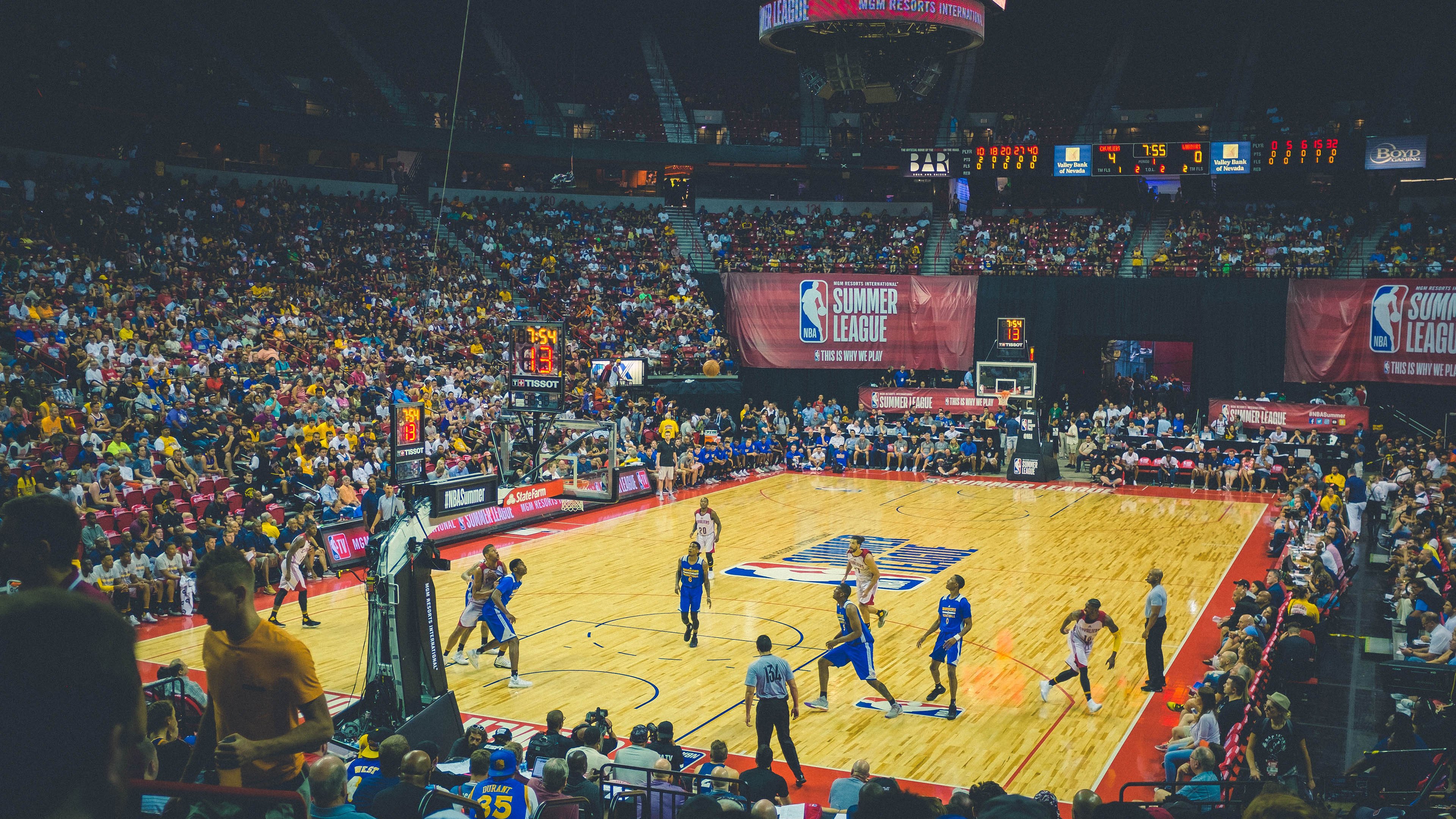 猛龙对阵鹈鹕,约基奇彻底打爆防线,展现MVP统治力